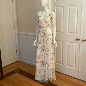 NWT Lulu’s Floral Maxi Dress Size M